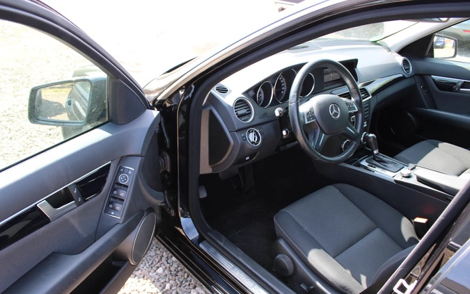 Mercedes-Benz Klasa C cena 42800 przebieg: 215000, rok produkcji 2012 z Sztum małe 667